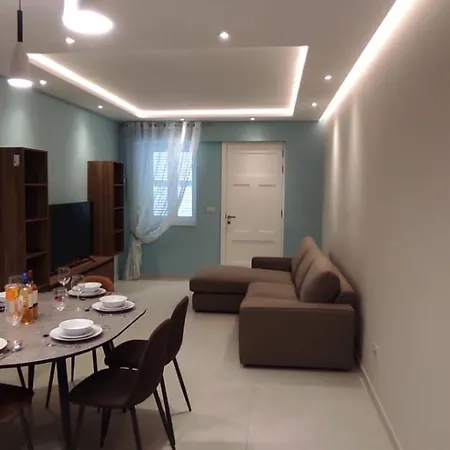 3 Bed Apartament 아파트 그지라