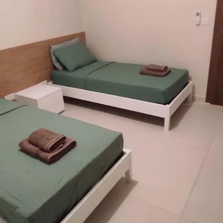 아파트 3 Bed Apartament 그지라